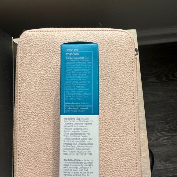 Colorescience Sheer Matte Sunscreen - Picture 2 of 4